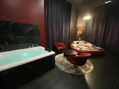 Plan de l'établissement Legend Majestic Superbe Love Room - Jacuzzi - Champagne - Romantisme - parking privé GRATUIT