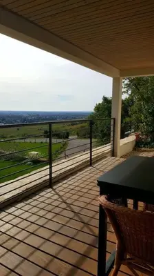 Balcon ou terrasse dans l'établissement La Maison de l'Ecu : charme et vue incroyable