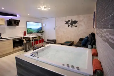Télévision ou salle de divertissement dans l'établissement Bulles Emotions