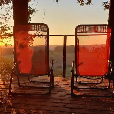 Lever ou coucher de soleil vu de le camping ou à proximité