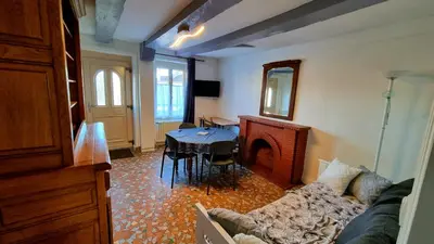Télévision ou salle de divertissement dans l'établissement Le 3 Rue de Fontenay