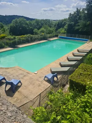 Piscine de l'établissement Le Domaine du Crescent ou située à proximité