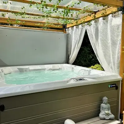 Chambre Cocoon dans une maison avec SPA et jardin en centre ville
