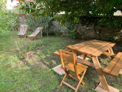 Jardin de l'établissement Grand appartement lumineux tout confort en plein coeur d'Arbois