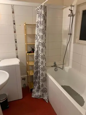 Salle de bains dans l'établissement Grand appartement lumineux tout confort en plein coeur d'Arbois