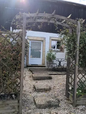 Jardin de l'établissement Les gîtes de Cour Rémond