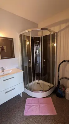 Salle de bains dans l'établissement Les gîtes de Cour Rémond