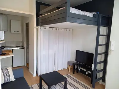Cuisine ou kitchenette dans l'établissement Studio avec terrasse en résidence calme à Dijon.