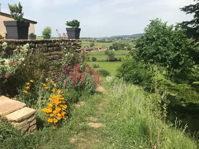 Jardin de l'établissement Mazille Les Trois Monts