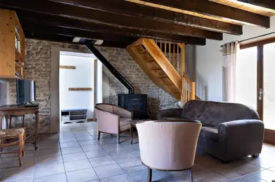 Coin salon dans l'établissement Charmant gîte Bourguignon