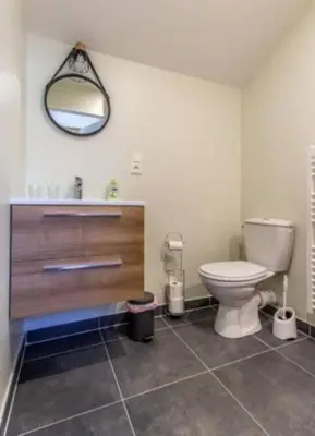 Salle de bains dans l'établissement Gite calme et cosy, toutes commodités et tourisme