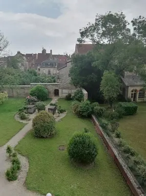 Jardin de l'établissement Le Tivoli - Balcon Vue jardin