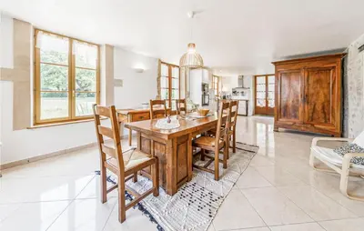 Plan de l'établissement Lovely Home In Oyé With Kitchen