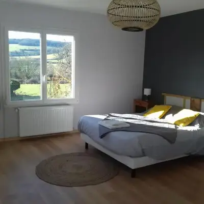 Agréable chambre meublée