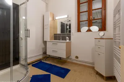 Salle de bains dans l'établissement Ecluse d'Aiguilly