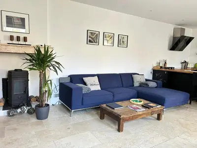 Coin salon dans l'établissement Maison élégante à Meursault avec jardin clos et cheminée
