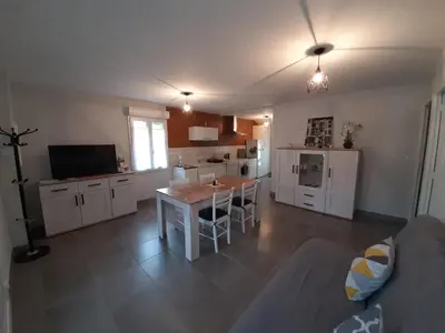 Cuisine ou kitchenette dans l'établissement Gîte Les Grands Prés