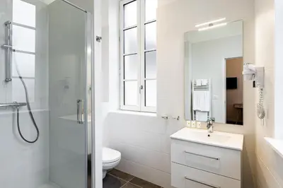 Salle de bains dans l'établissement Hotel du Palais Dijon