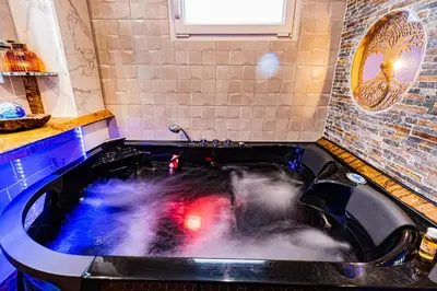 Plan de l'établissement Le Néflier Dijon - appart balnéo - SPA romantique pour 2