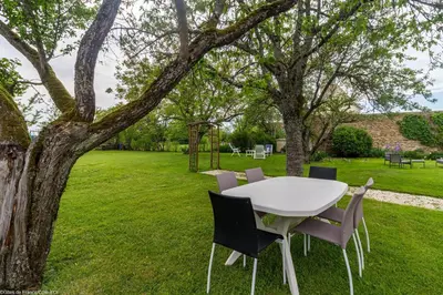 Jardin de l'établissement Les tilleuls