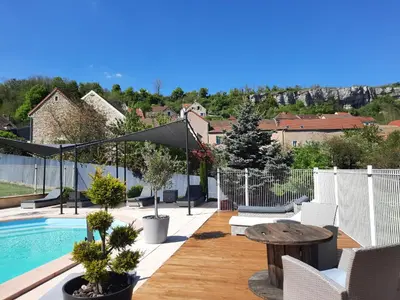 Piscine de l'établissement Au dela des vignes ou située à proximité