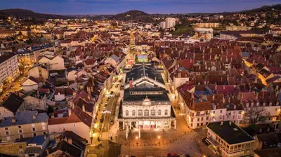 Vue générale sur Lons-le-Saunier ou vue de la ville depuis l'appartement