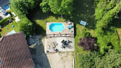 Piscine de l'établissement Mon Cocon Bressan ou située à proximité
