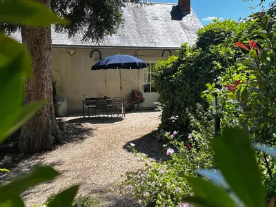 Jardin de l'établissement Charming Cottage in Chateau les Roches gardens