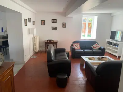 Coin salon dans l'établissement Gîte le cœur de Givry