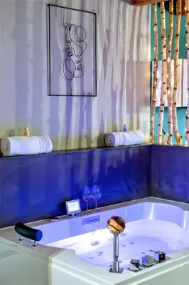Salle de bains dans l'établissement Le Cocon du Domaine des Ecus d'Or