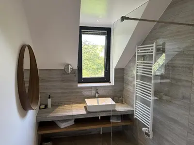 Salle de bains dans l'établissement Hameau Les Gaties