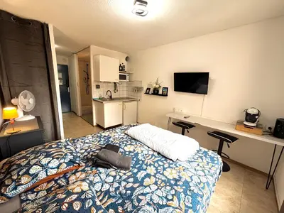 Cuisine ou kitchenette dans l'établissement Les Logis de Paray Appartement 201
