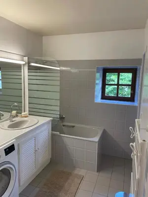 Salle de bains dans l'établissement Maison de charme dans un cadre d'exception, 8 pers