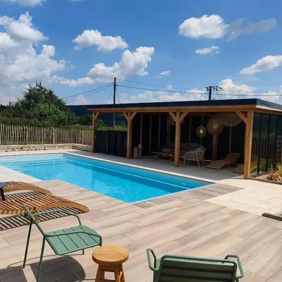 Piscine de l'établissement Gîte, aux portes du Morvan ou située à proximité