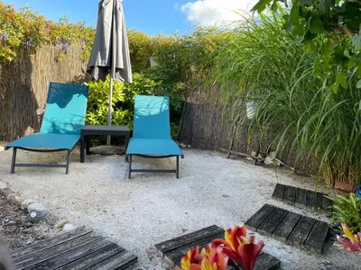 Jardin de l'établissement L'Oréline au cœur de la région des Lacs du Jura