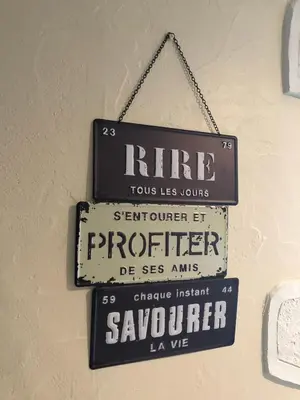 Certificat, récompense, panneau ou autre document affiché dans l'établissement les Quatre Vents