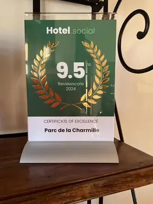 Certificat, récompense, panneau ou autre document affiché dans l'établissement Parc de la Charmille