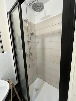 Salle de bains dans l'établissement Maison au coeur du Morvan
