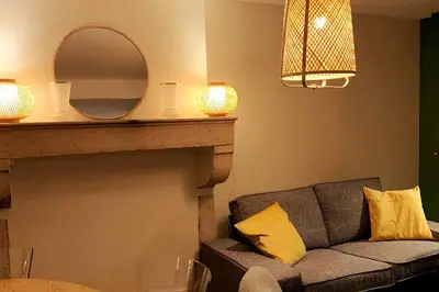 Coin salon dans l'établissement Maison de charme - Au coeur de Puligny-Montrachet
