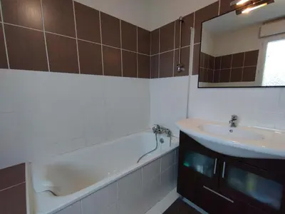 Salle de bains dans l'établissement Chambre campagne uxelloise