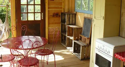Cuisine ou kitchenette dans l'établissement La Roulotte de la Fay