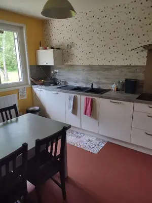 Cuisine ou kitchenette dans l'établissement Chambre d'hôtes à la campagne 