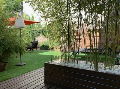Jardin de l'établissement Natural Suite en centre ville avec SPA et jardin
