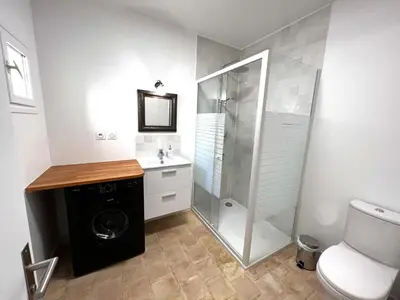 Salle de bains dans l'établissement La Duchesse - Grand Appartement - Avec Climatisation