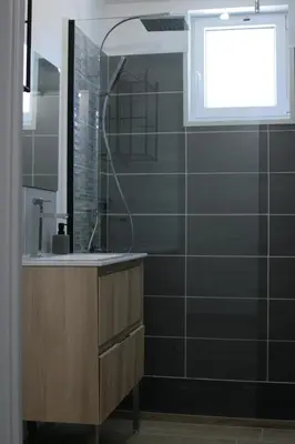 Salle de bains dans l'établissement Rully house