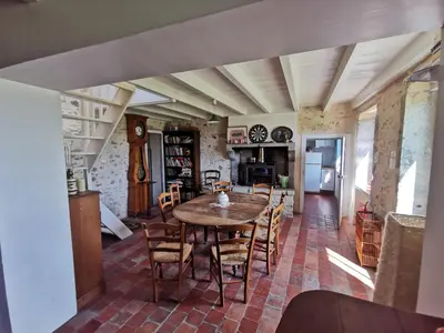 Cuisine ou kitchenette dans l'établissement Maison de campagne isolée pour famille
