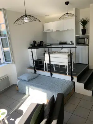 Cuisine ou kitchenette dans l'établissement STUDIO Dole Grevy deux étoiles,
