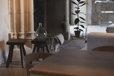 Coin salon dans l'établissement Le Clos des Ursulines // Maison seigneuriale du XVIe siècle