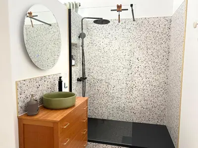 Salle de bains dans l'établissement Les Chambres du parc