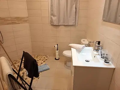 Salle de bains dans l'établissement Chambre et table d'hôtes La Meule